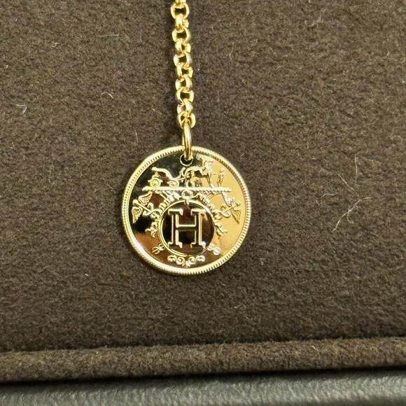 Rose gold Hermès Ex-Libris pendant, small model necklace - Picture 2 of 6